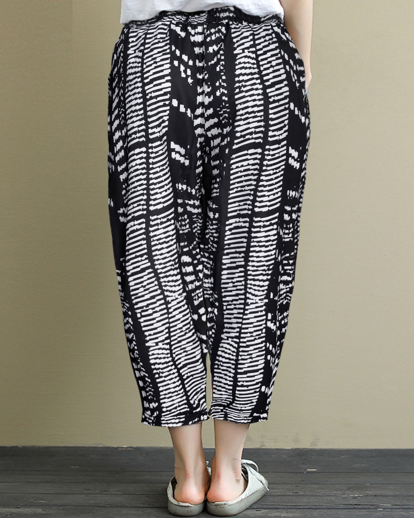 Vintage Black ZigZag Prints Pajama Capri For Womens & Girls